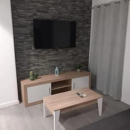 Family Flat Close To The Centre-v-estrell Apartment *