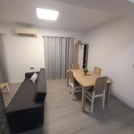 Apartment Family Flat Close To The Centre-v-estrell *