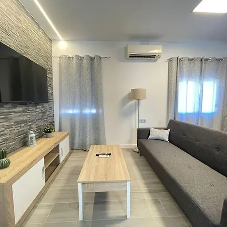 Family Flat Close To The Centre-v-estrell Apartamento *